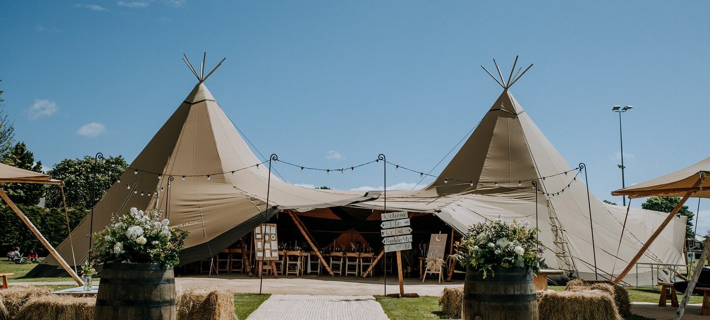 Dedicated to marquees, tents and structures